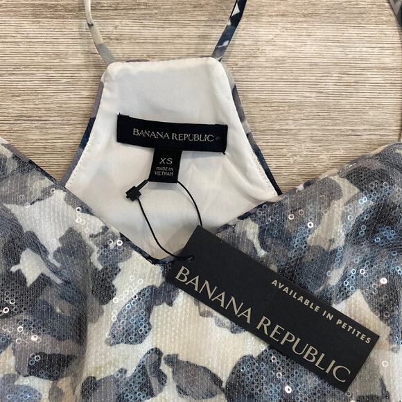 NWT Women’s Banana Republic Sequin Tank W/ Floral/Camo Print Size XS - Picture 3 of 7